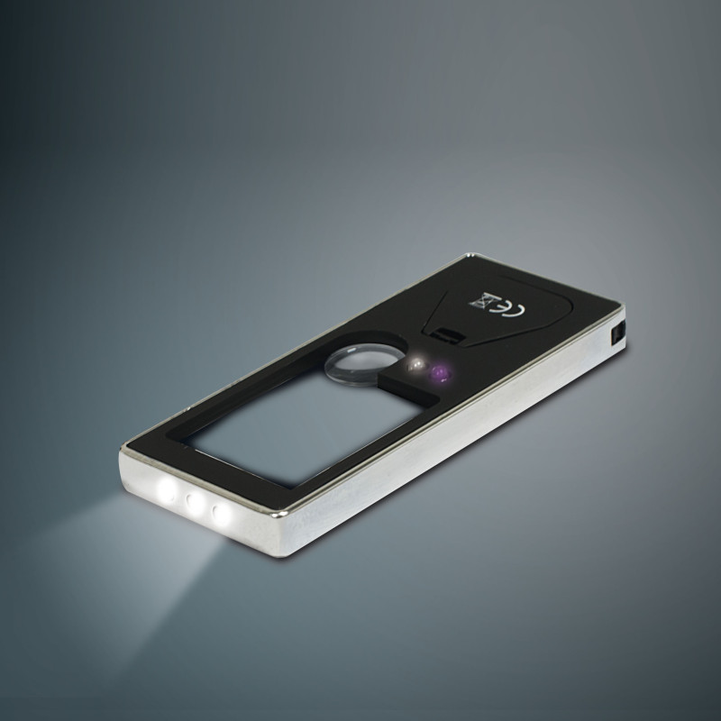 Pocket magnifier with LED light (2.5x and 10x magnification)